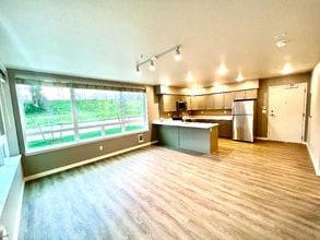 2330 Yakima Ct in Tacoma, WA - Building Photo - Building Photo