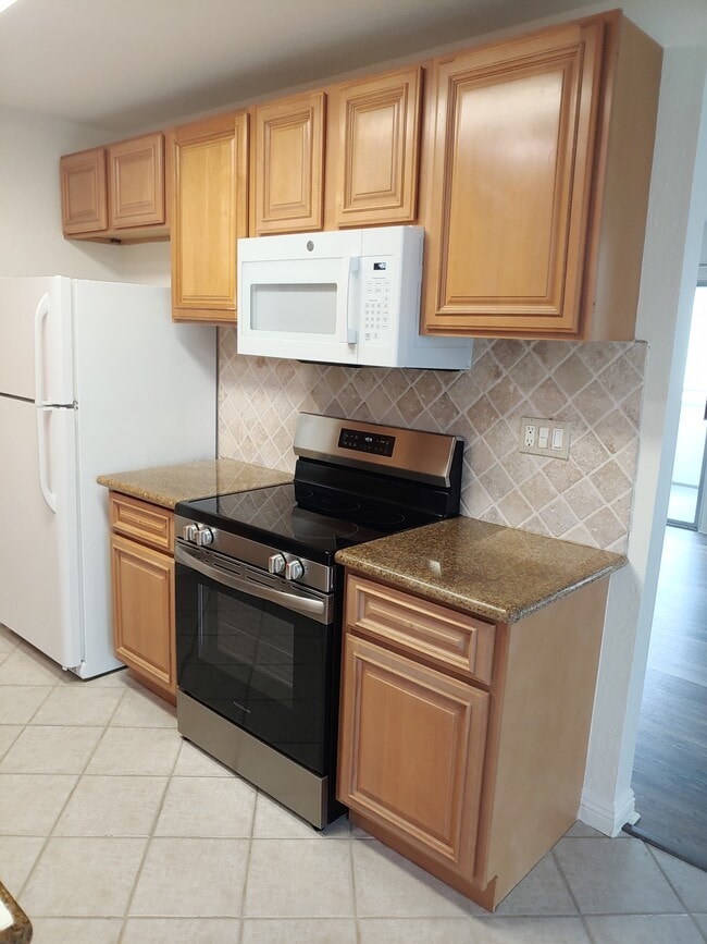 3700 Dean Dr, Unit 908 in Ventura, CA - Building Photo - Building Photo