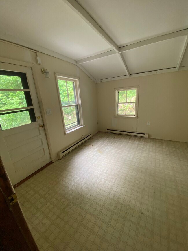 15 Beaver Pond Rd in Proctor, VT - Building Photo - Building Photo