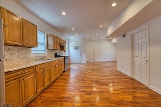 131 Sylvan Ave in Newark, NJ - Building Photo - Building Photo