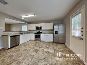 21618 Rain Leaf Ct in Humble, TX - Foto de edificio - Building Photo