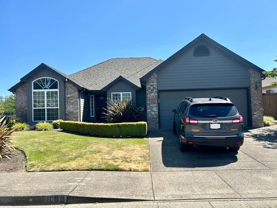 1182 Merlot Ave NE in Keizer, OR - Building Photo