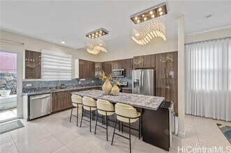 229 Hanamaulu St in Honolulu, HI - Building Photo - Building Photo