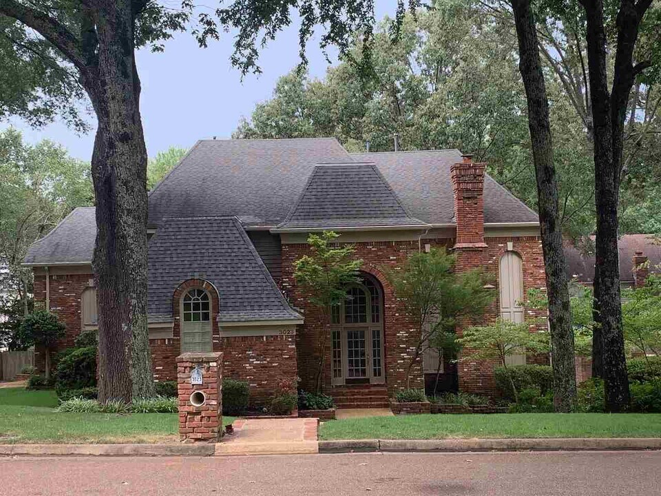3023 Oakleigh Cove in Germantown, TN - Building Photo