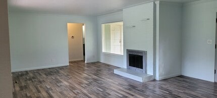 550 Pioneer Way in Winchester, OR - Building Photo - Building Photo