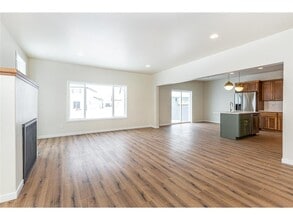 5476 Lori Ln W in West Fargo, ND - Building Photo - Building Photo