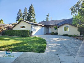 208 Lester Ln in Los Gatos, CA - Building Photo