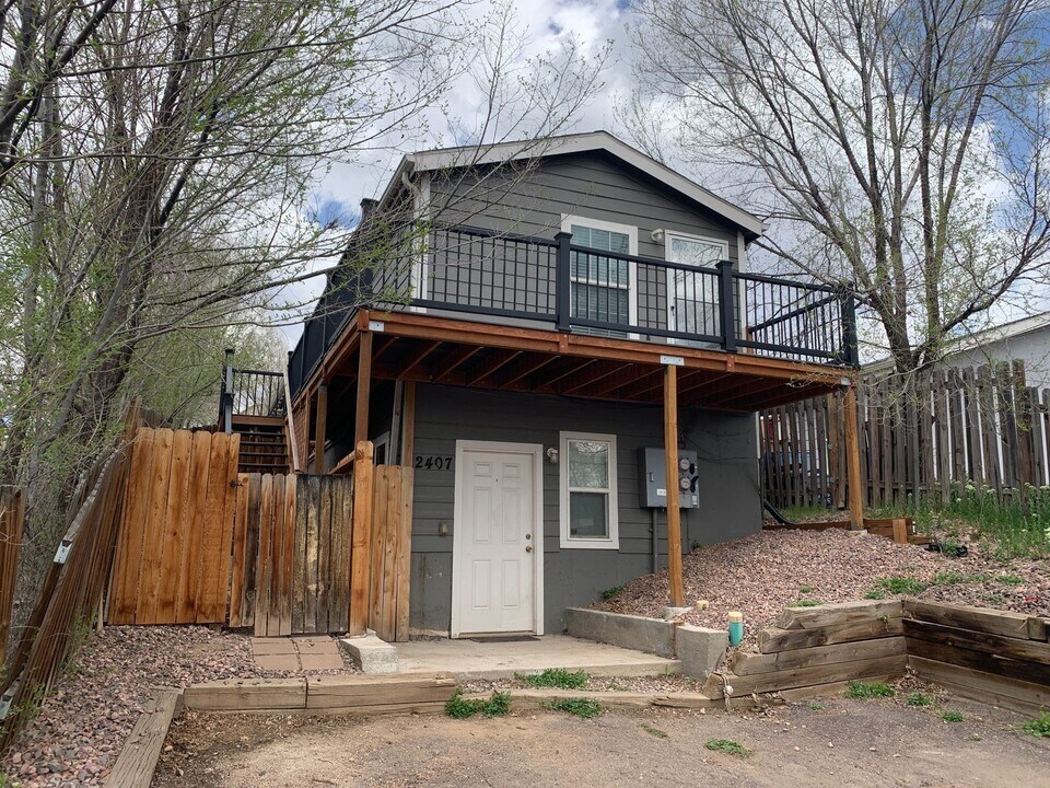 2407 W Cache La Poudre St in Colorado Springs, CO - Building Photo