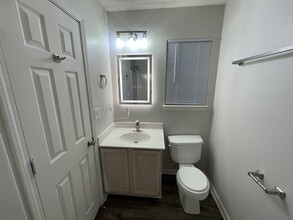 220 Campus Dr, Unit H in Central, SC - Building Photo - Building Photo