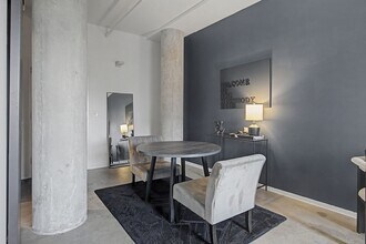 2115 Yeaman Pl, Unit 409 in Nashville, TN - Foto de edificio - Building Photo