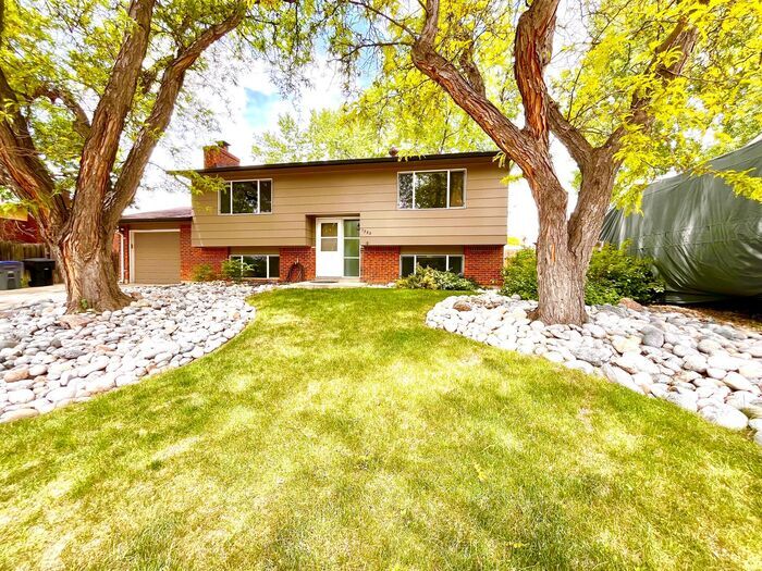 1333 S Bowen St in Longmont, CO - Building Photo