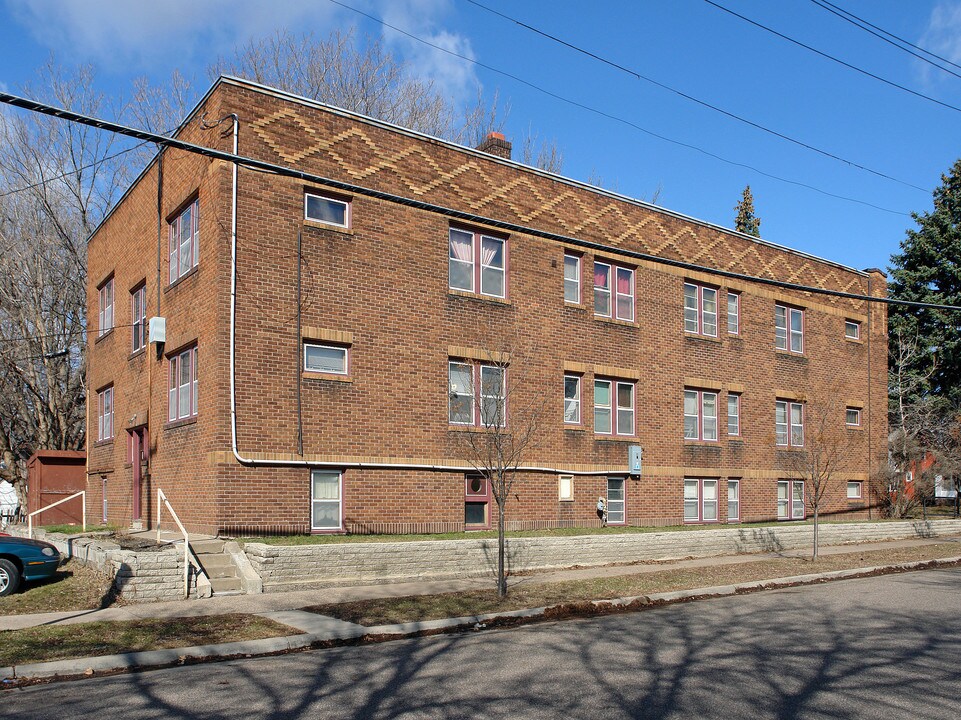 1630 Marshall Ave in St. Paul, MN - Foto de edificio