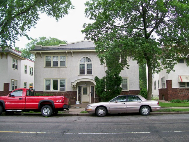 3923-3925 Chicago Ave in Minneapolis, MN - Building Photo - Building Photo