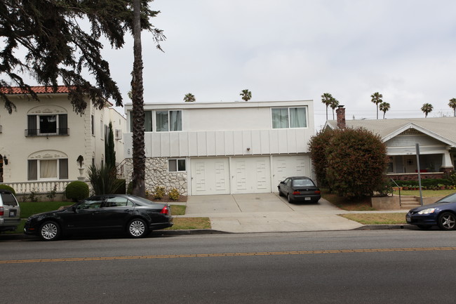 921 Lincoln Blvd in Santa Monica, CA - Building Photo - Building Photo