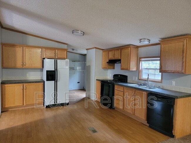 property at 1612 E Hwy 25 70