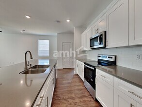 9121 Liberty Cap Ct in Las Vegas, NV - Building Photo - Building Photo
