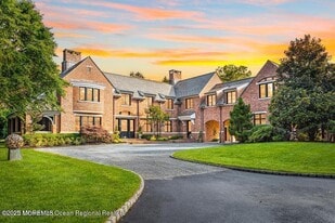 18 Sheraton Ln in Rumson, NJ - Building Photo