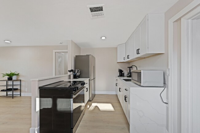 3664 Florida Blvd in Palm Beach Gardens, FL - Building Photo - Building Photo