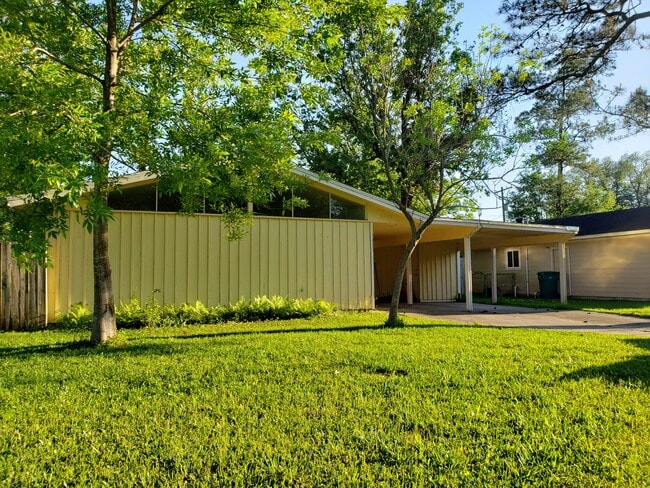 property at 2117 Rio Grande Plz