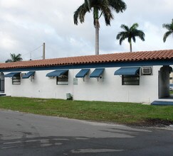 Villa L'homme Motel in Dania Beach, FL - Building Photo - Building Photo