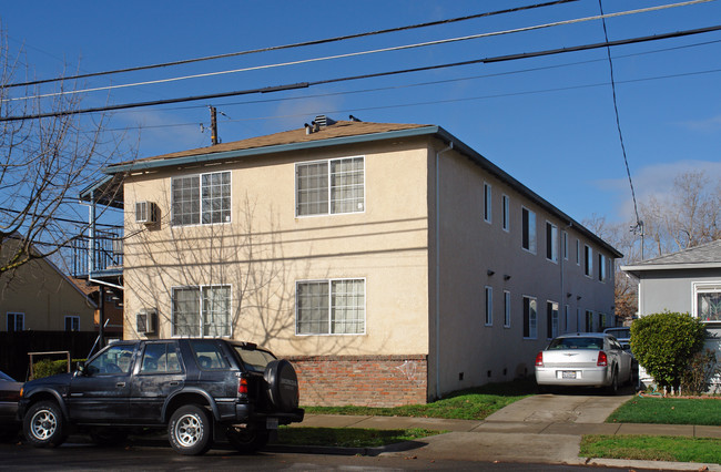 2230 34th St in Sacramento, CA - Foto de edificio - Building Photo