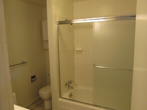 503 Harvard Ln, Unit 4N in Boulder, CO - Building Photo - Building Photo