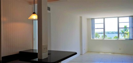 2800 N Flagler Dr, Unit 401 in West Palm Beach, FL - Foto de edificio - Building Photo