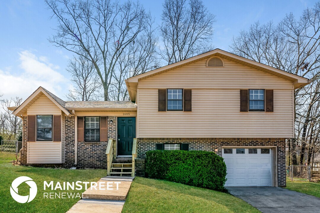 1605 Maralyn Dr in Birmingham, AL - Building Photo