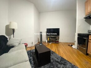384 Commonwealth Ave, Unit 32 in Boston, MA - Foto de edificio - Building Photo