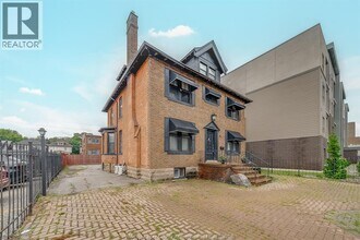 961 Ouellette Ave in Windsor, ON - Building Photo - Building Photo