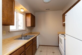 5421 Fiesta Ln in Colorado Springs, CO - Building Photo - Building Photo