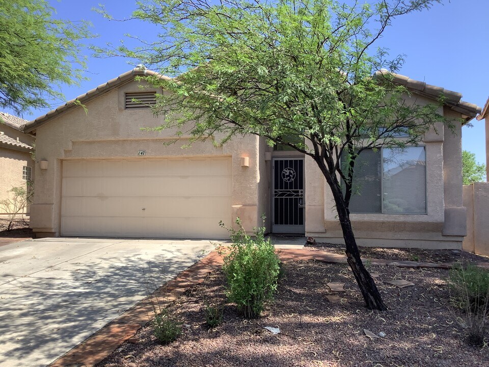 147 E Via Teresita in Sahuarita, AZ - Building Photo