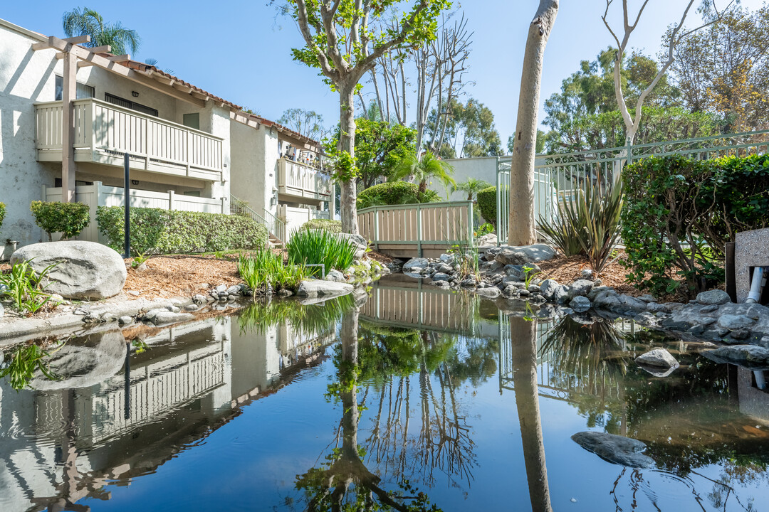 Stone Creek Apartments in Anaheim, CA - Building Photo