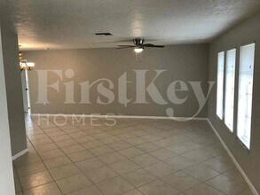 904 SE 34th Terrace in Cape Coral, FL - Building Photo - Building Photo