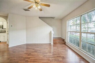 523 Kensington Lake Cir in Brandon, FL - Building Photo - Building Photo