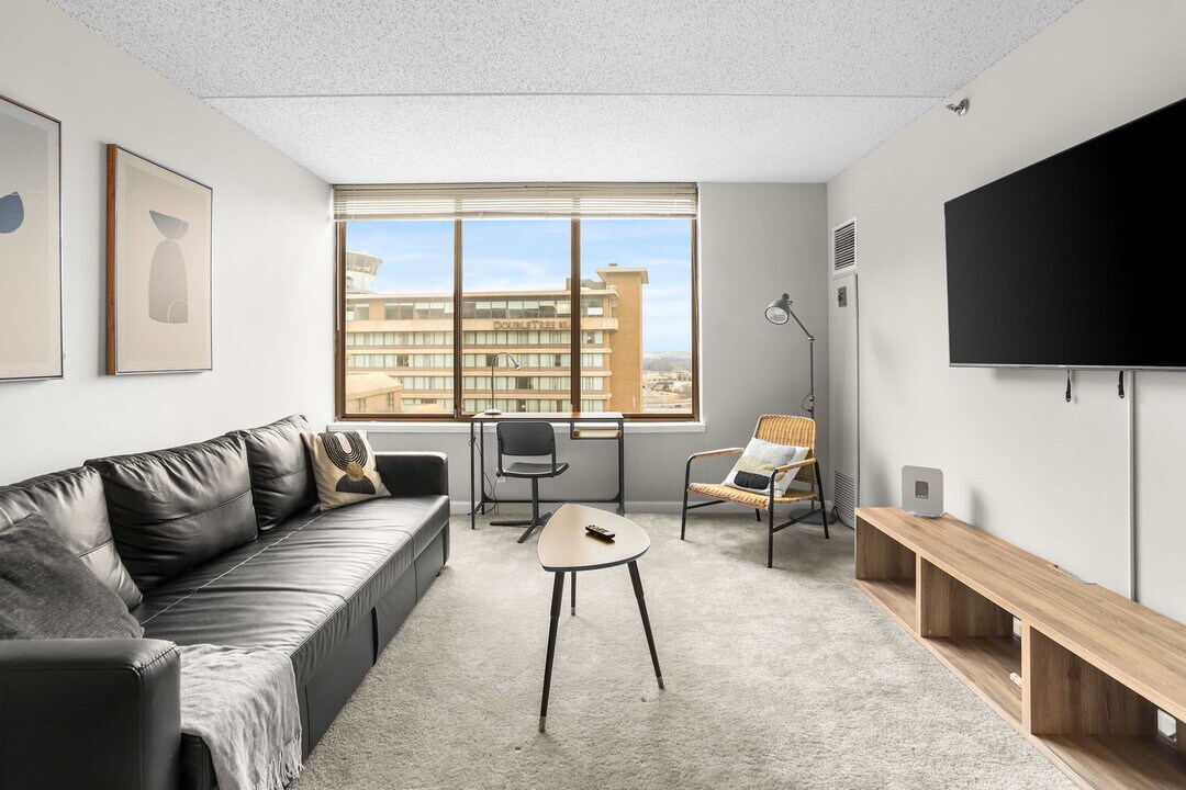 401 12th St S in Arlington, VA - Building Photo