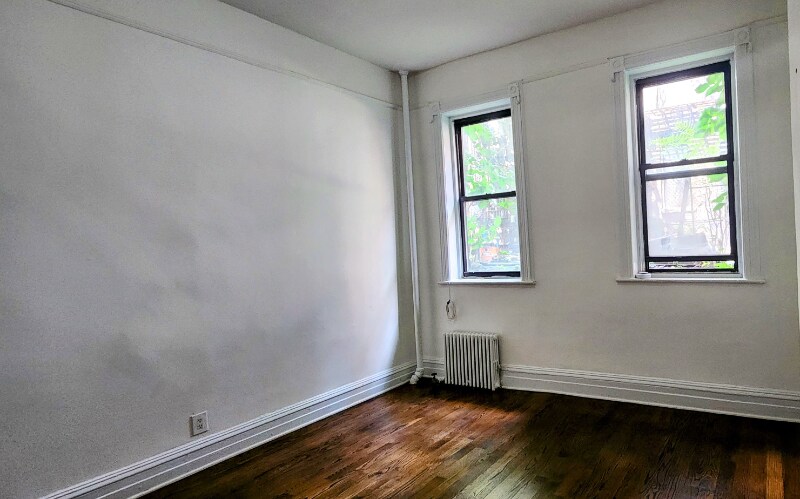 165 E 87th St in New York, NY - Building Photo