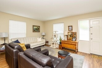 3801 Hill Rd in Little Rock, AR - Foto de edificio - Building Photo