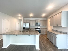 438 Pacific Commons Dr in Surfside Beach, SC - Foto de edificio - Building Photo