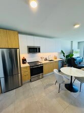 224 NW 31st St, Unit A2 in Miami, FL - Building Photo - Building Photo