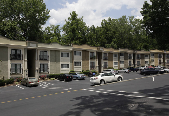 Carlyle Heights Condominiums in Atlanta, GA - Building Photo - Building Photo