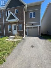 32 Waterleaf Trl in Welland, ON - Building Photo - Building Photo