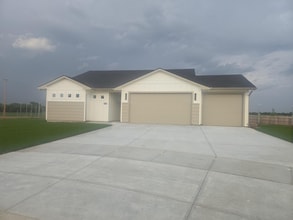 1164 W Trek Cir in Goddard, KS - Building Photo - Building Photo