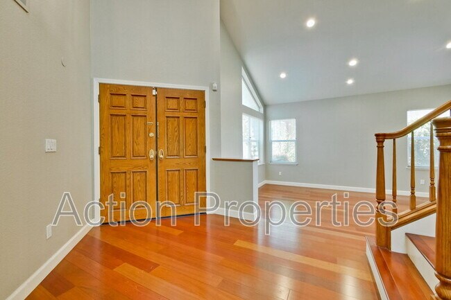 11754 Ridge Creek Ct in Cupertino, CA - Building Photo - Building Photo