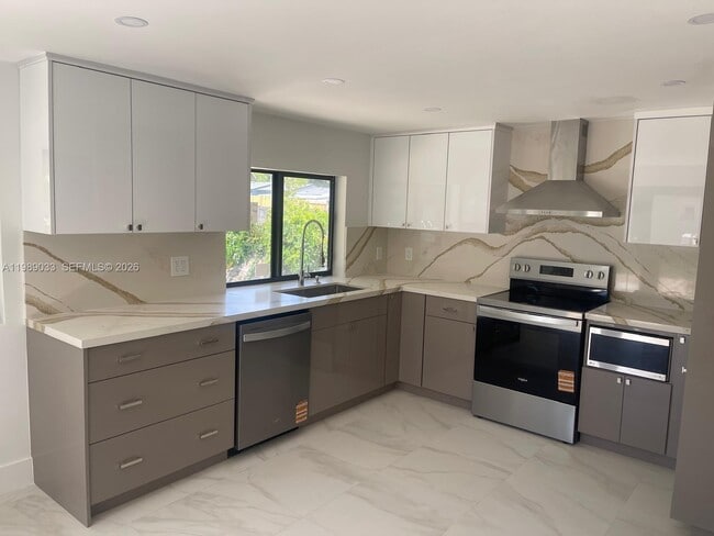 270 NW 147th St in Miami, FL - Building Photo - Building Photo