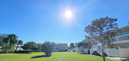 Marina Vista in Daytona Beach, FL - Building Photo - Building Photo