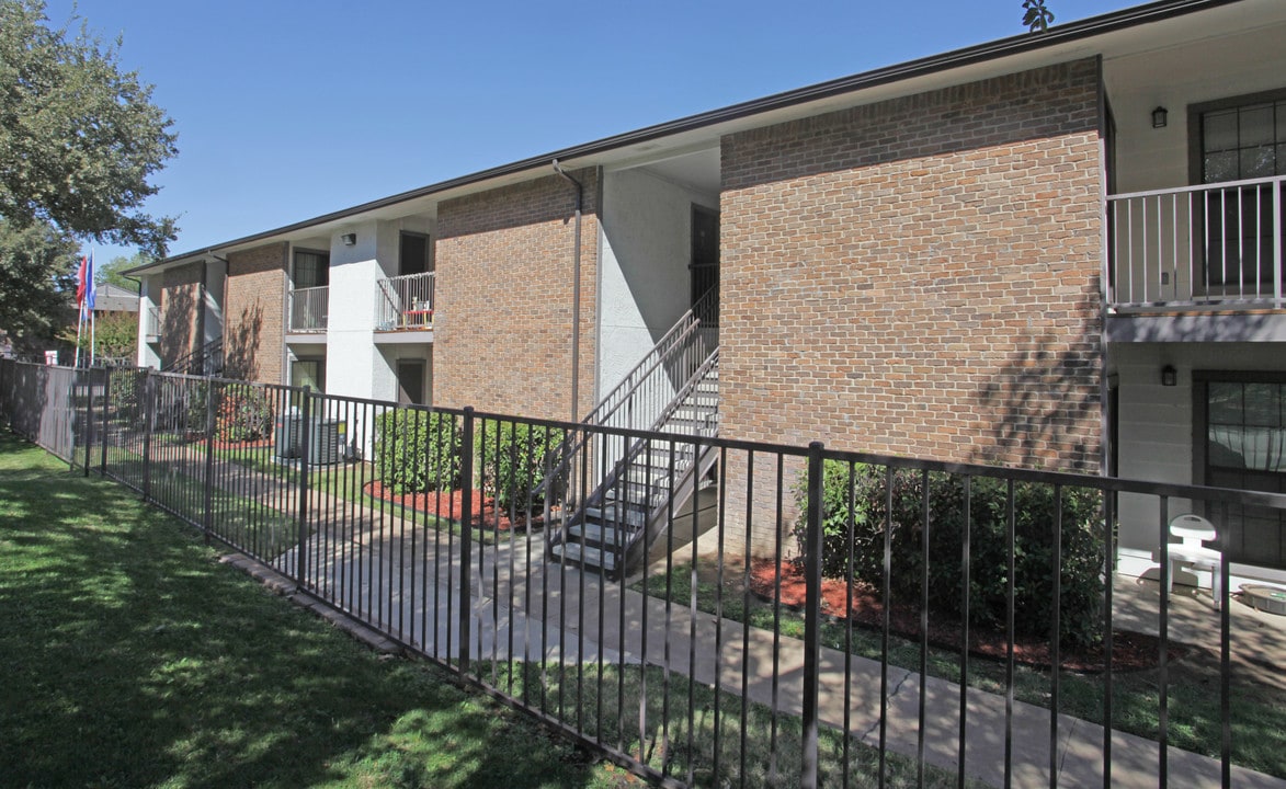 Candletree in Fort Worth, TX - Building Photo