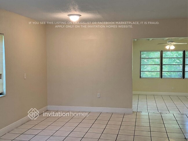 661 NW 191st St in Miami, FL - Building Photo - Building Photo