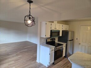 16216 72nd Avenue Ct E in Puyallup, WA - Foto de edificio - Building Photo