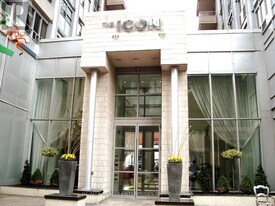 250 Wellington St W in Toronto, ON - Building Photo